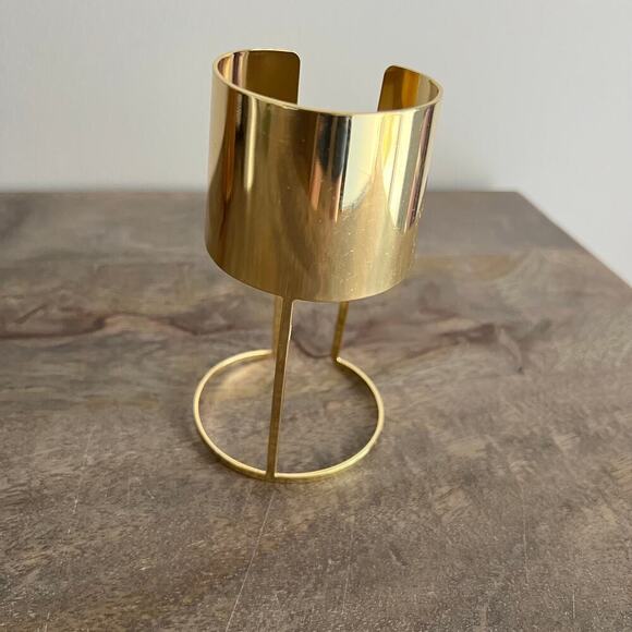 Dramatic gold tone chunky cuff metallic statement bracelet - Picture 2 of 4